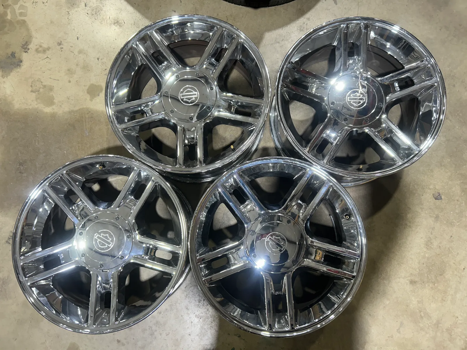 2_Numbers_ Original wheels .JPG